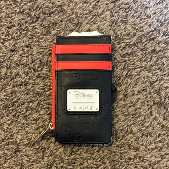 Loungefly 101 Dalmatians Stacked Pup Zip Wallet - White, Black & Red - Picture 2 of 3